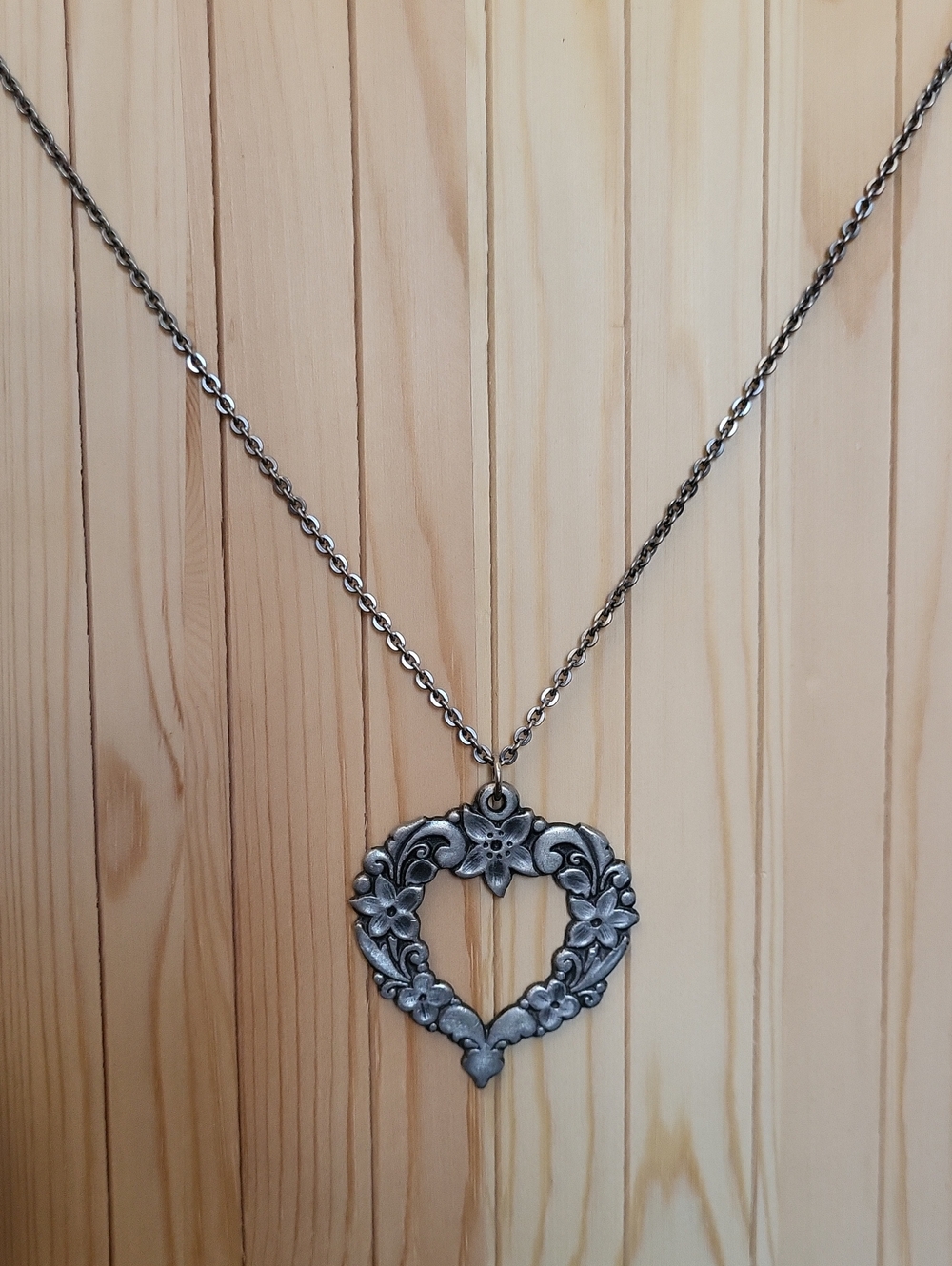R. Tennesmed Sweden Heart Pendant Pewter Floral Heart Necklace 24 "